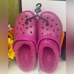 🆕CROCS Kids Sparkly Pink Slippers SIZE:J6